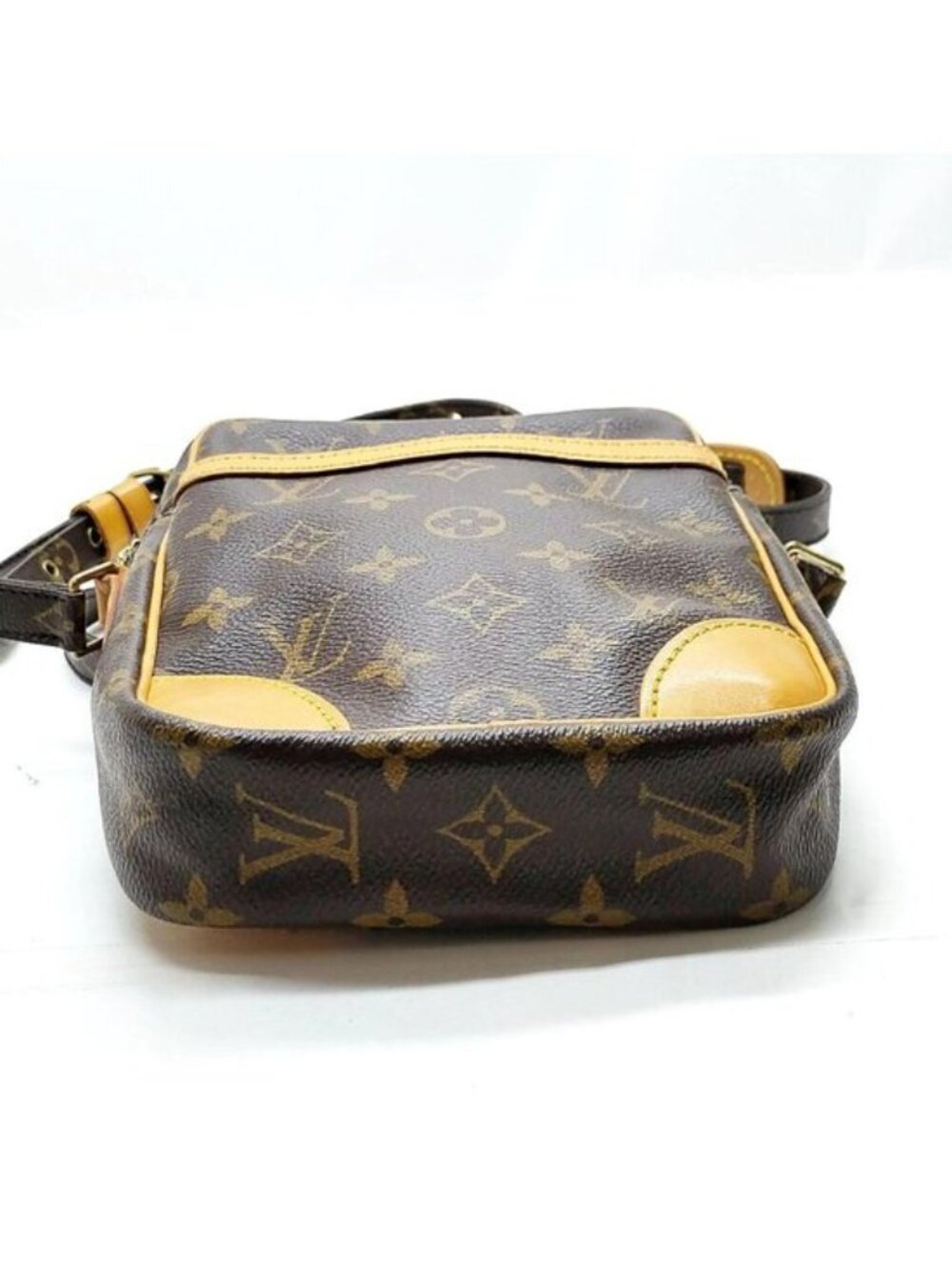 Authentic Louis Vuitton Danube Monogram Canvas Crossbody Shoulder Bag - Picture 7 of 16
